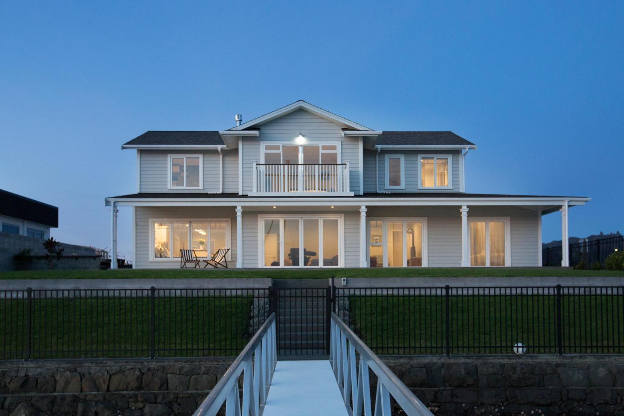 Апартаменты The Boathouse One Tree Point Экстерьер фото